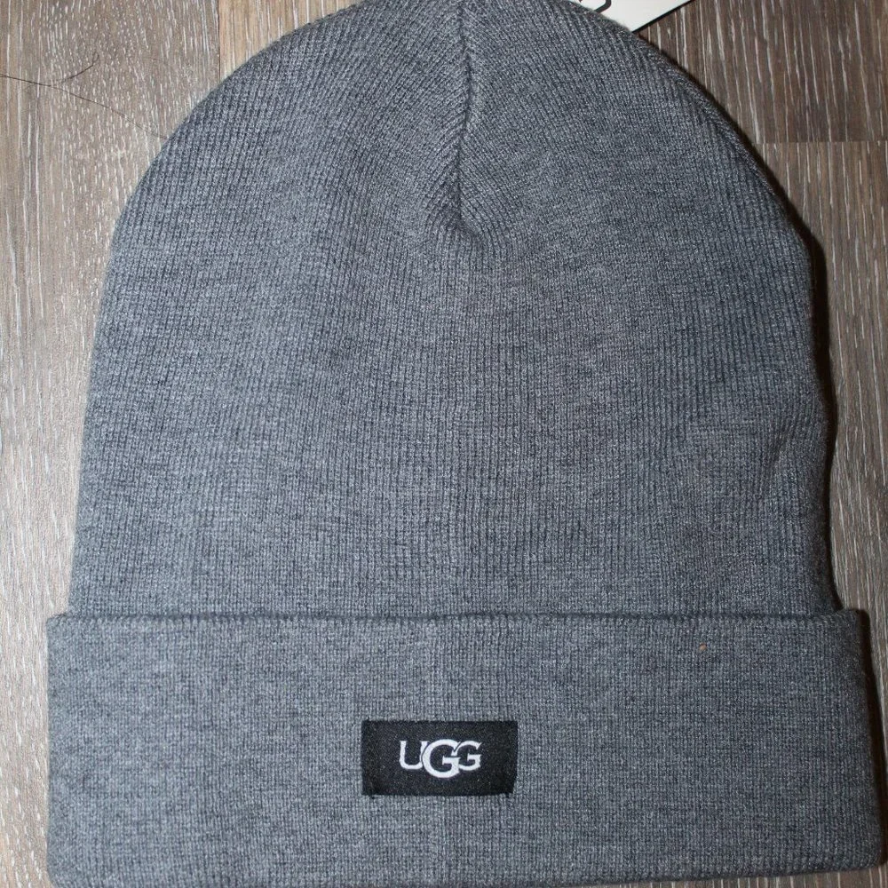 NWT UGG WOMEN'S MEN'S BEANIE KNIT WOOL BLEND LOGO WINTER HAT GRAY